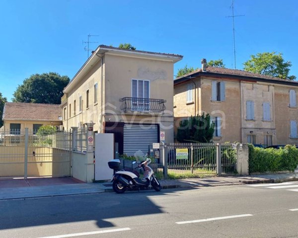 casa indipendente in vendita a Carpi in zona Centro Storico