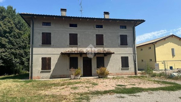 appartamento in vendita a Carpi in zona Cortile