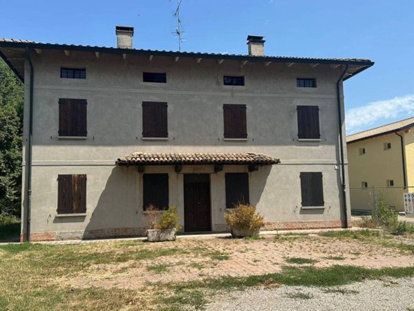appartamento in vendita a Carpi in zona Cortile