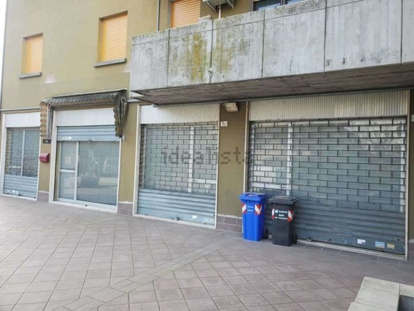 negozio in vendita a Carpi in zona Quartirolo
