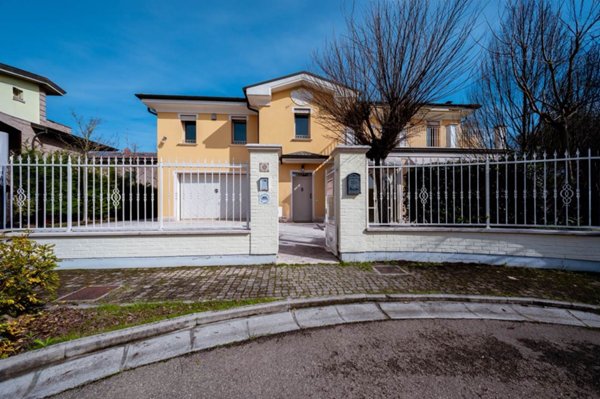 casa indipendente in vendita a Carpi