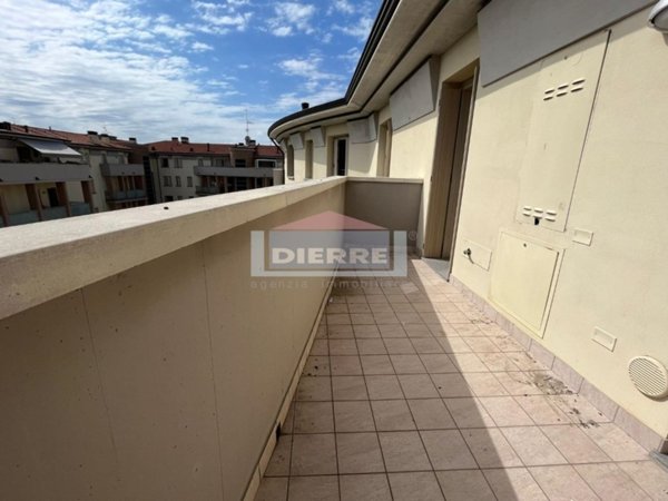 appartamento in vendita a Carpi in zona Centro Storico