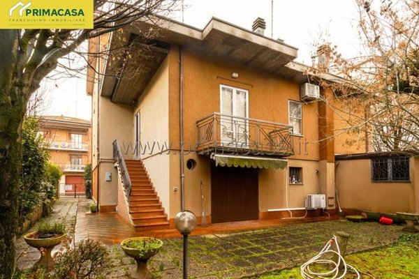 casa indipendente in vendita a Carpi in zona Quartirolo