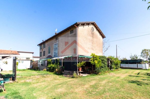 casale in vendita a Carpi in zona Gargallo