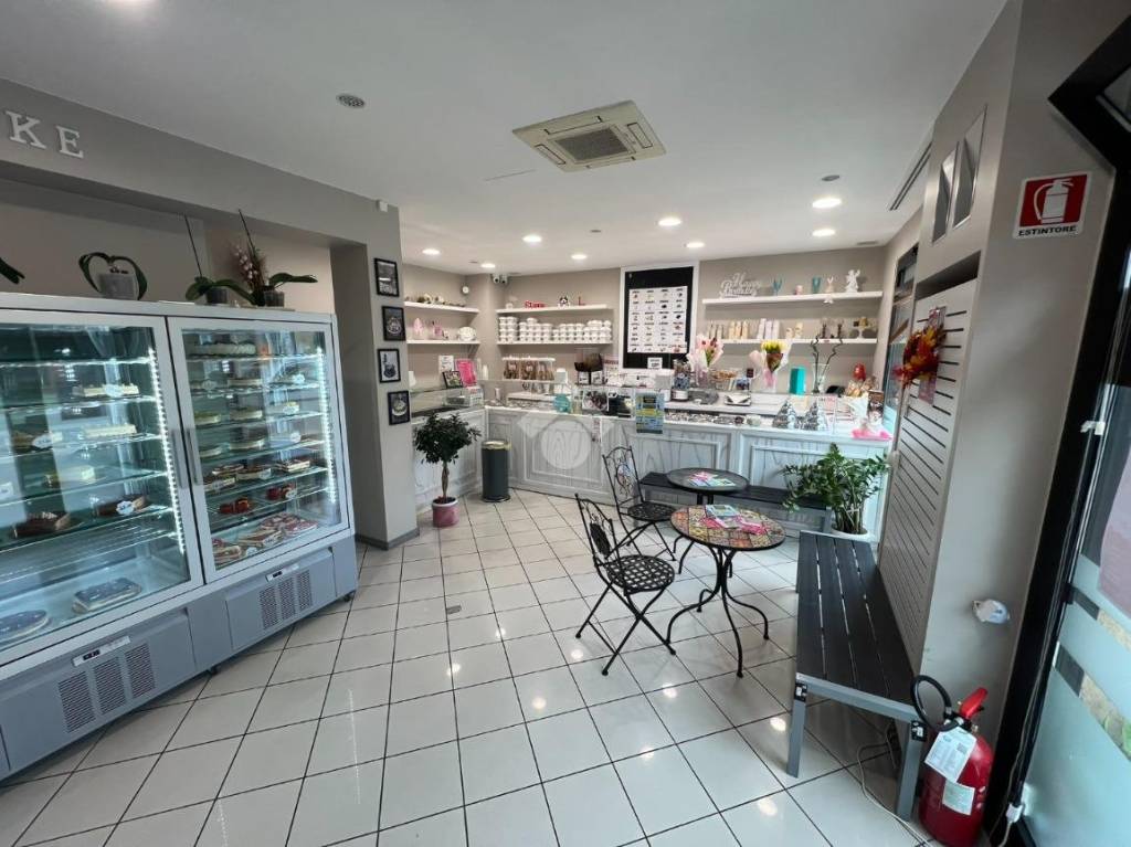 negozio in vendita a Carpi in zona Centro Storico