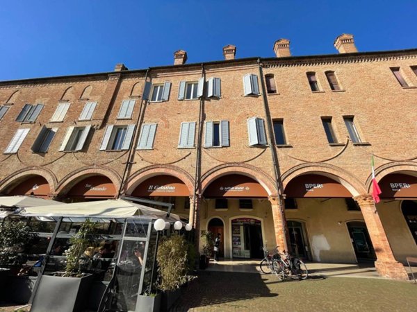 appartamento in vendita a Carpi in zona Centro Storico