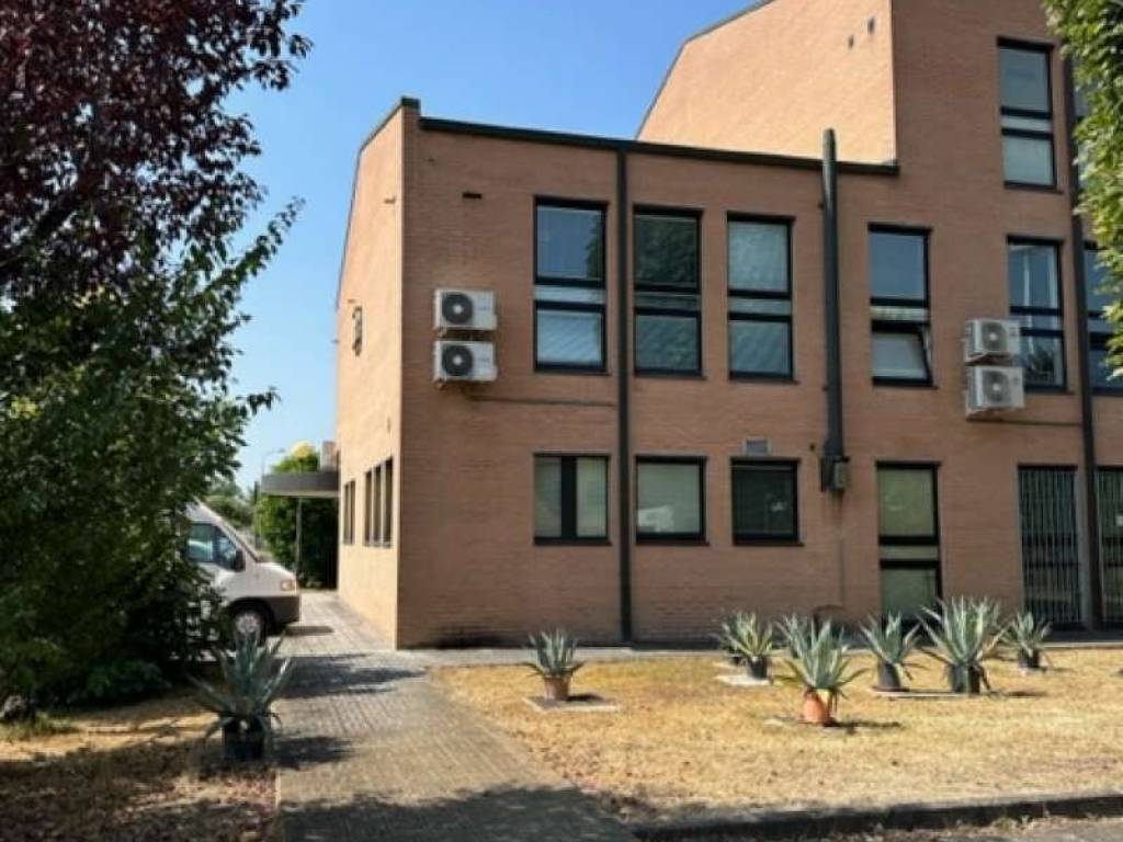 negozio in vendita a Carpi in zona Budrione