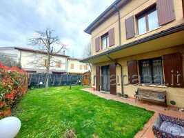 casa indipendente in vendita a Carpi in zona Cibeno Pile