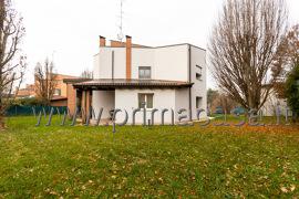 casa indipendente in vendita a Carpi in zona Cibeno Pile