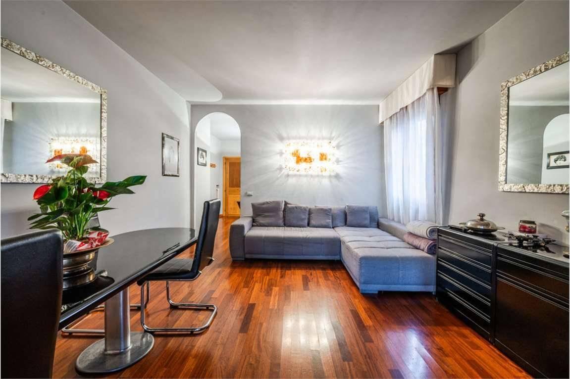 appartamento in vendita a Carpi in zona Centro Storico