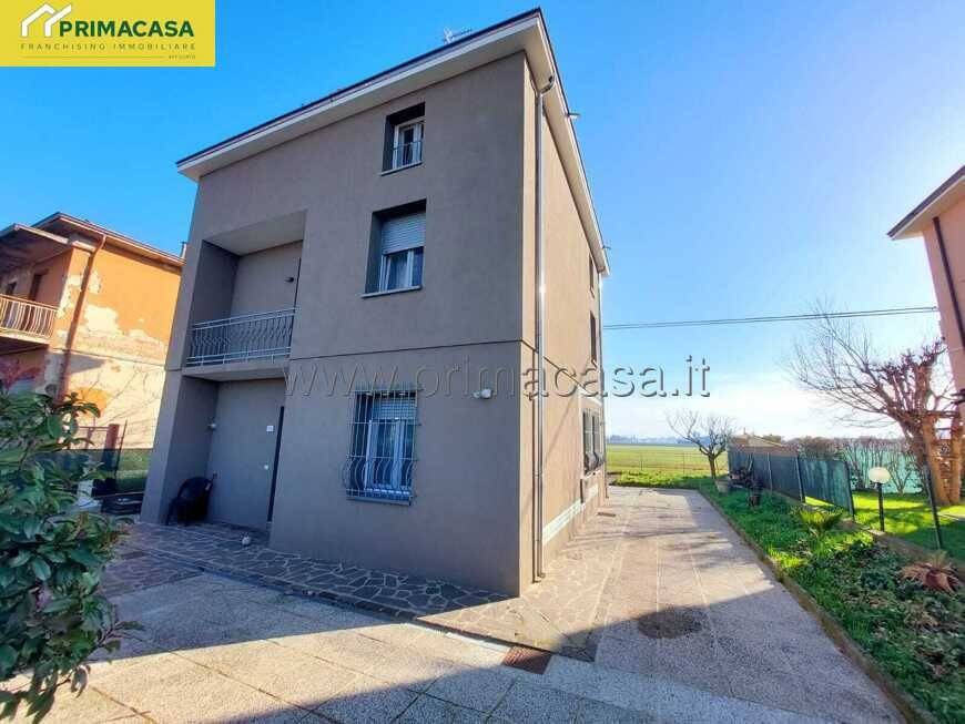 casa indipendente in vendita a Carpi
