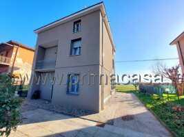 casa indipendente in vendita a Carpi in zona Cibeno Pile