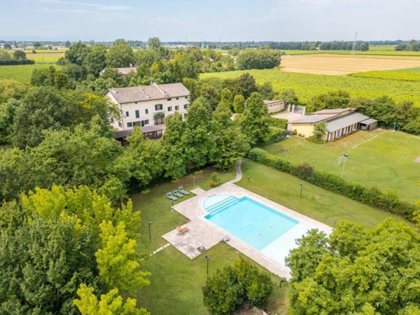 casa indipendente in vendita a Carpi in zona Quartirolo