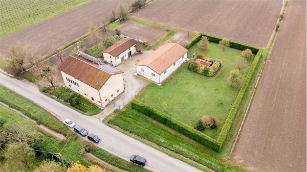 casa indipendente in vendita a Carpi in zona San Marino