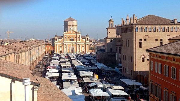 appartamento in vendita a Carpi in zona Centro Storico