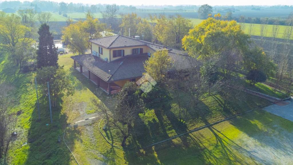 negozio in vendita a Carpi in zona Budrione