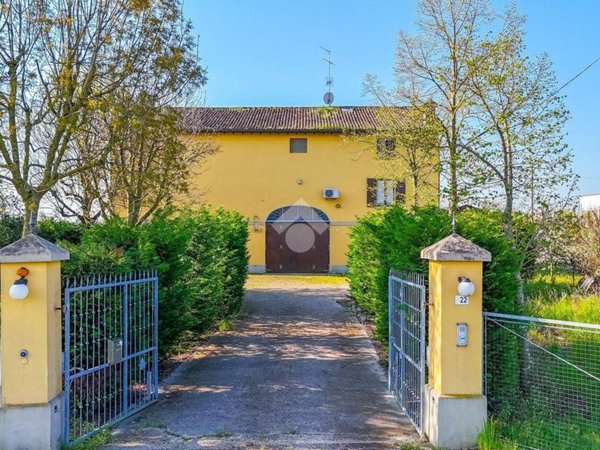 casa indipendente in vendita a Carpi