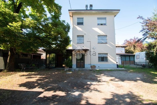 casa indipendente in vendita a Carpi
