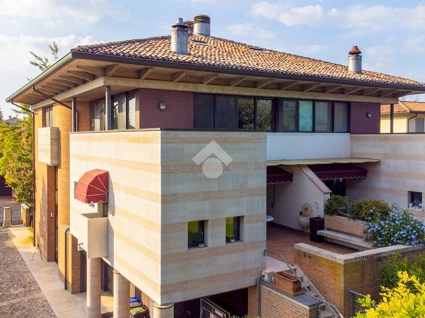casa indipendente in vendita a Carpi