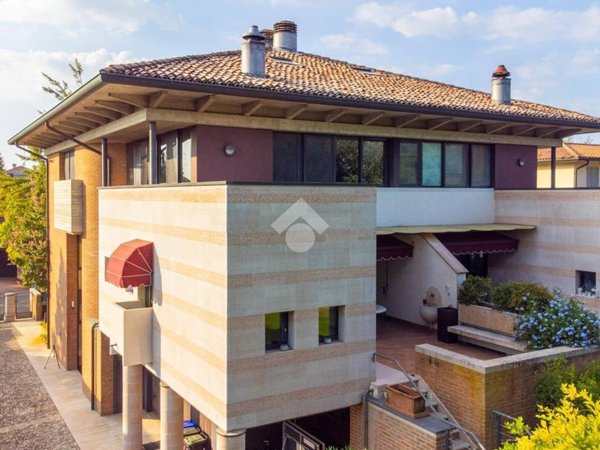 casa indipendente in vendita a Carpi