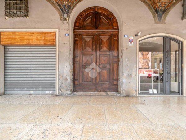 intera palazzina in vendita a Carpi in zona Centro Storico