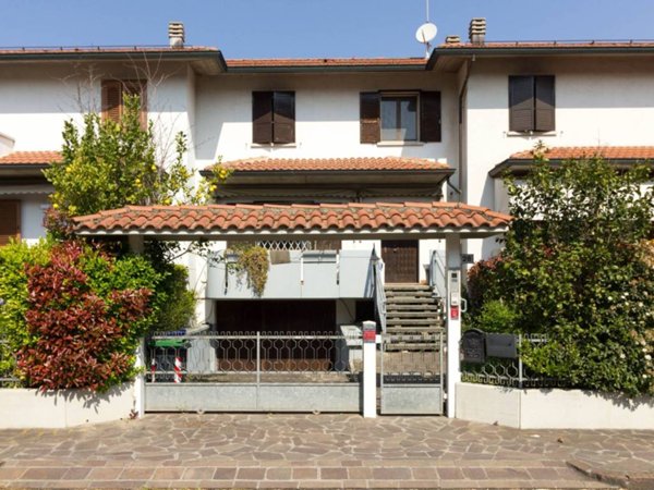 casa indipendente in vendita a Carpi in zona Quartirolo