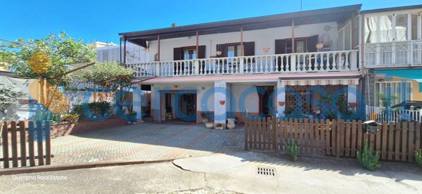 casa indipendente in vendita a Carpi in zona Cortile