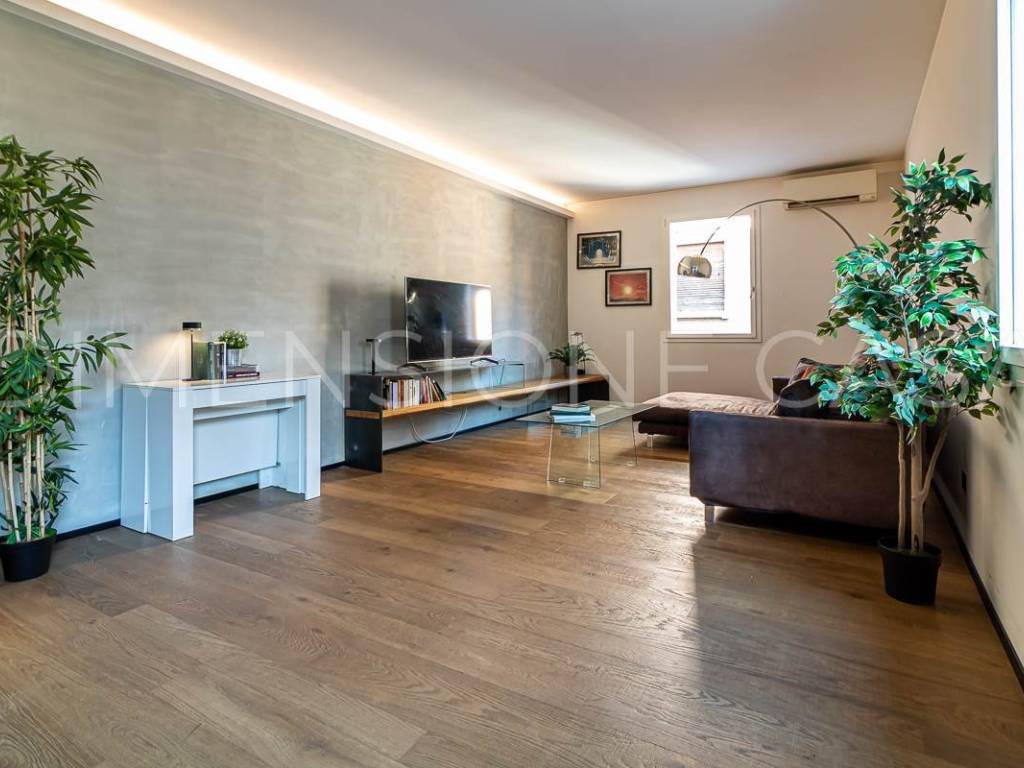 casa indipendente in vendita a Carpi in zona Centro Storico