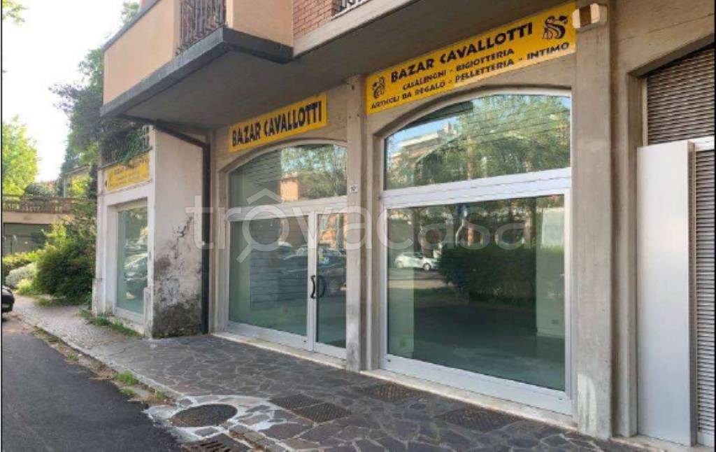 negozio in vendita a Carpi