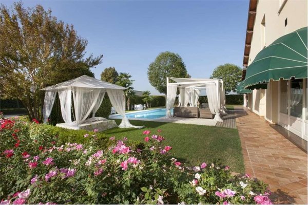 casa indipendente in vendita a Carpi in zona San Marino