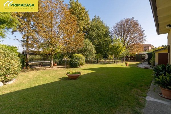 casa indipendente in vendita a Carpi in zona Gargallo