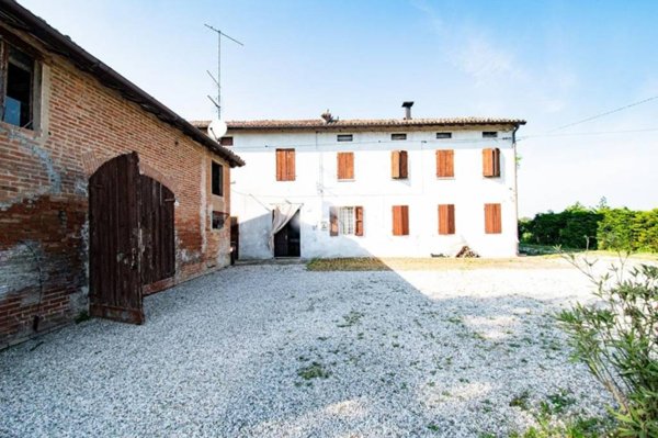 casa indipendente in vendita a Carpi