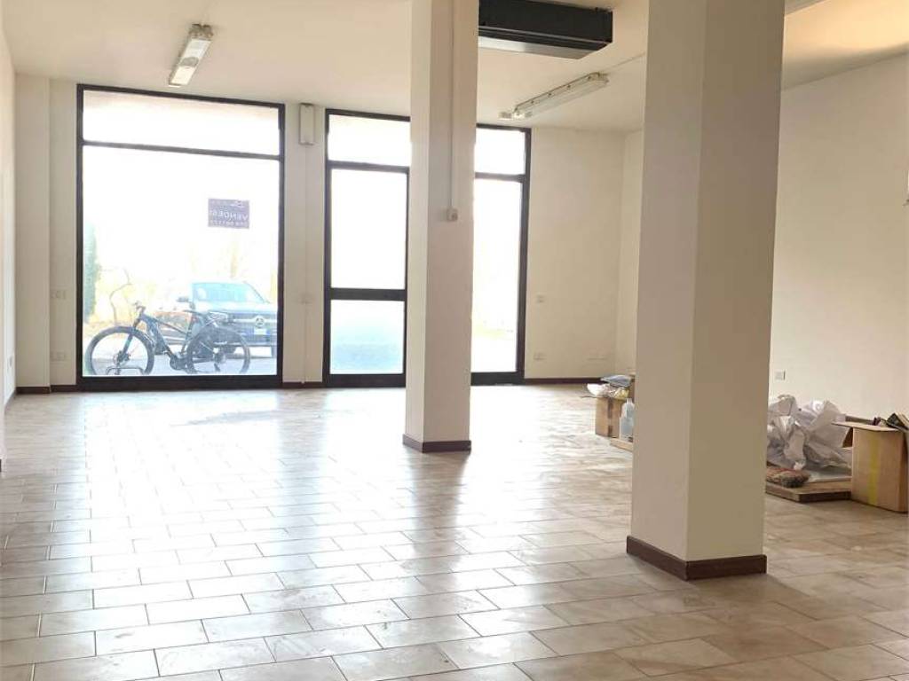 negozio in vendita a Carpi