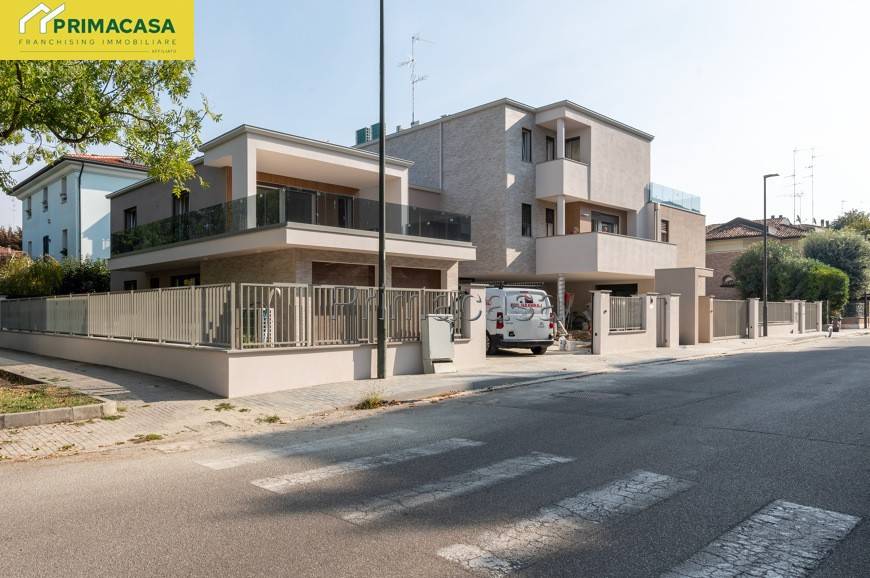 appartamento in vendita a Carpi in zona Centro Storico