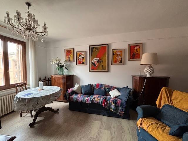 appartamento in vendita a Carpi in zona Centro Storico