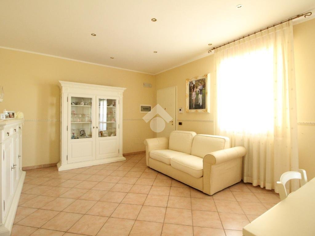 appartamento in vendita a Carpi in zona Cortile