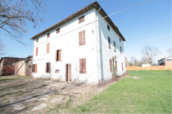 casa indipendente in vendita a Carpi