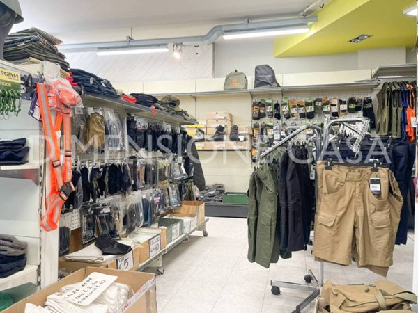 negozio in vendita a Carpi in zona Quartirolo