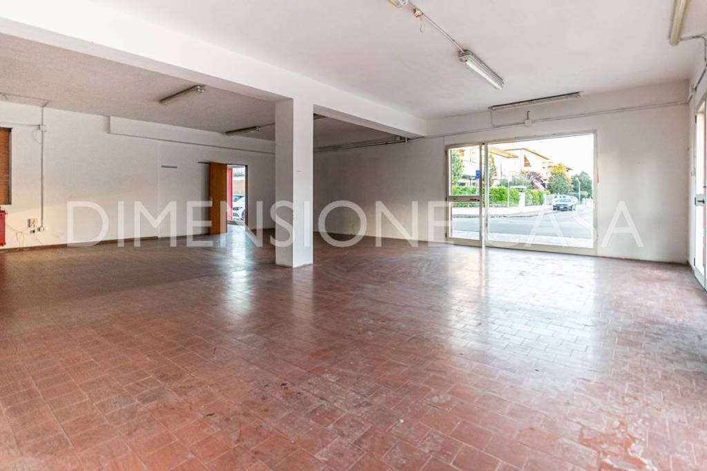 negozio in vendita a Carpi in zona Quartirolo
