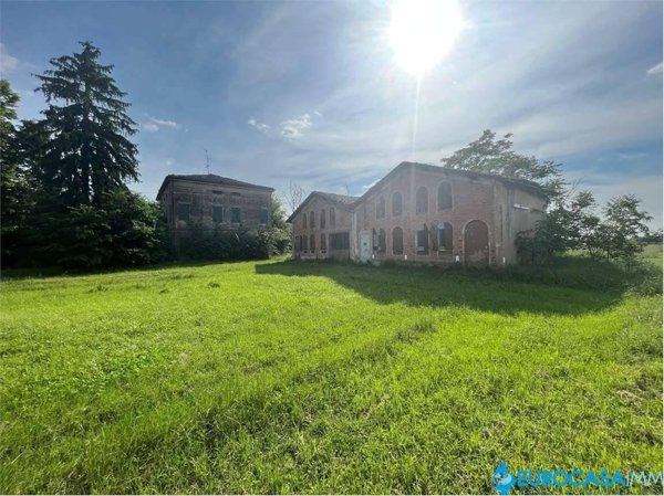 casa indipendente in vendita a Carpi in zona Fossoli
