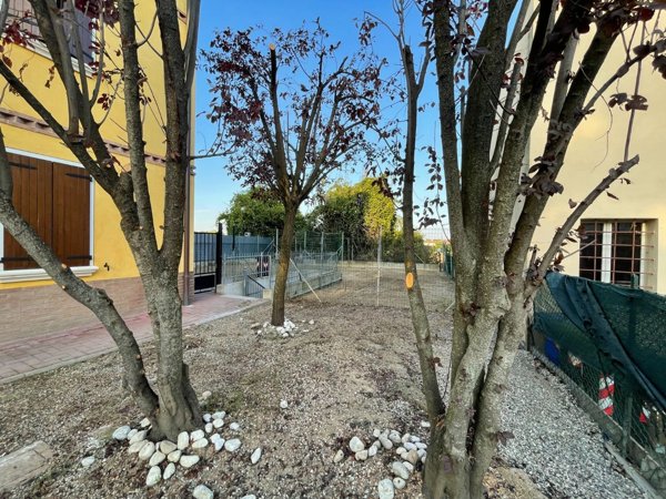 casa indipendente in vendita a Carpi