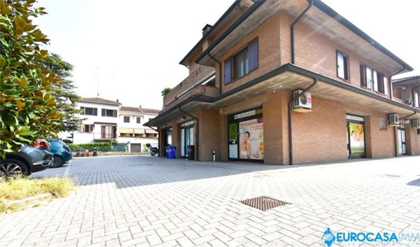 negozio in vendita a Carpi