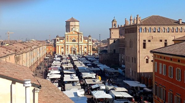 appartamento in vendita a Carpi in zona Centro Storico