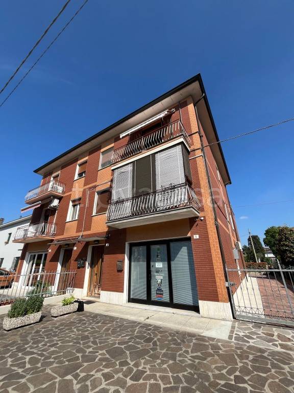appartamento in vendita a Carpi in zona Centro Storico