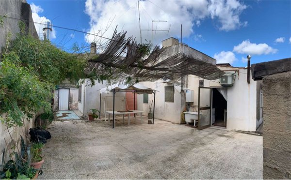 casa indipendente in vendita a Carpi in zona Cortile