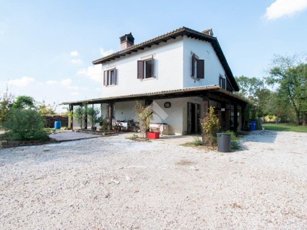 casa indipendente in vendita a Carpi
