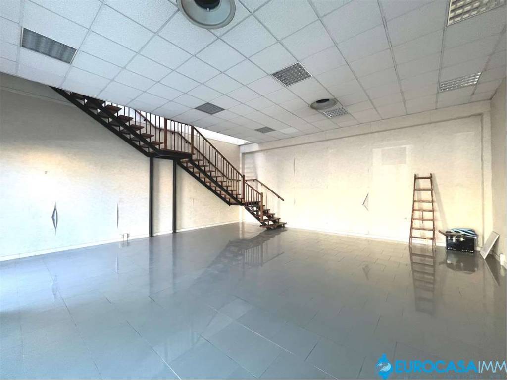 locale di sgombero in vendita a Carpi