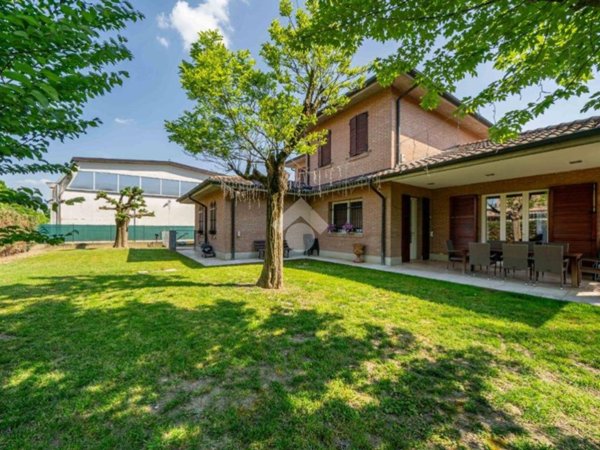 casa indipendente in vendita a Carpi in zona Quartirolo