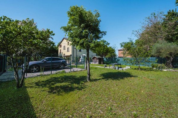 casa indipendente in vendita a Carpi in zona Budrione