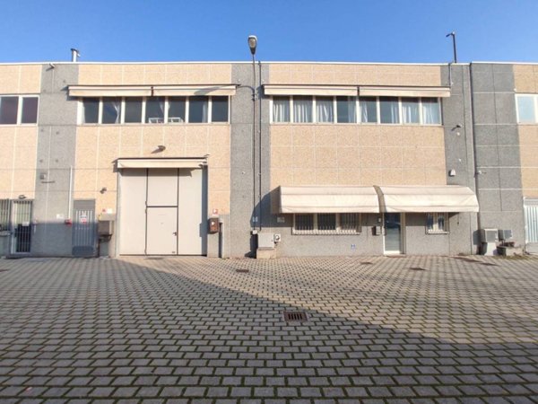 locale commerciale in vendita a Carpi